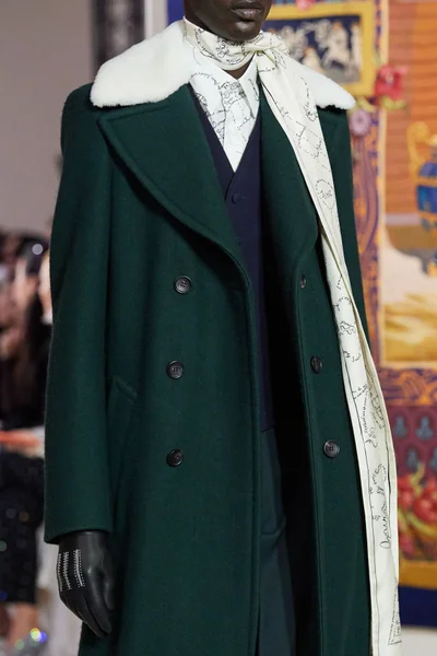 Look 37